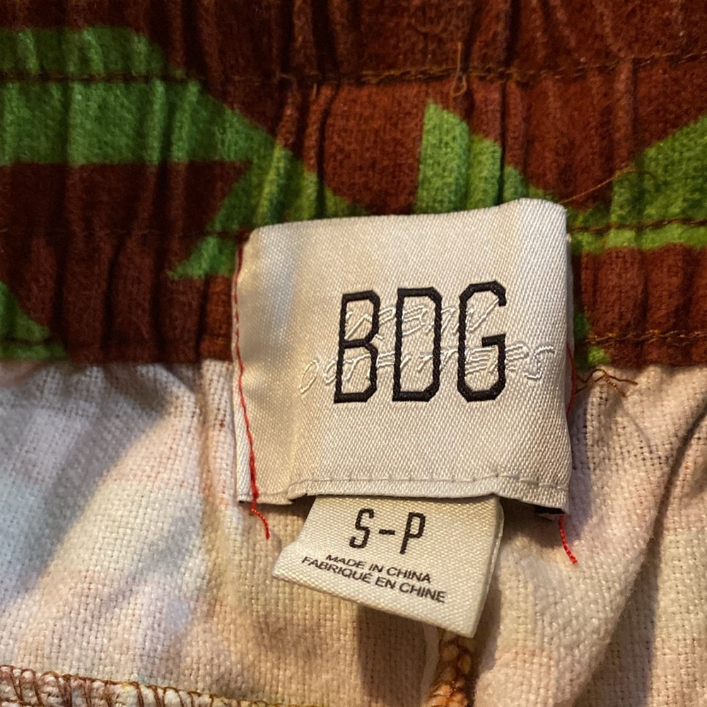 BDG Aztec Pattern Jeans - Picture 11 of 12
